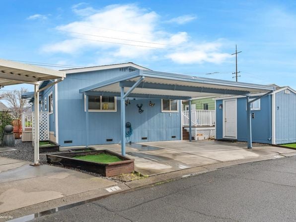 7 Michael Drive - Photo 1