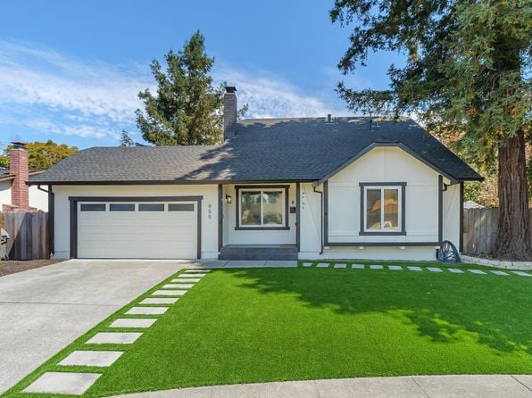 855 Garden Court - Photo 1