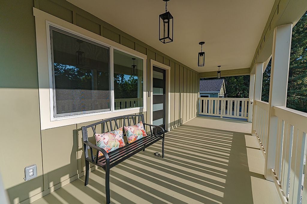 2131 1st Ave - Photo 1