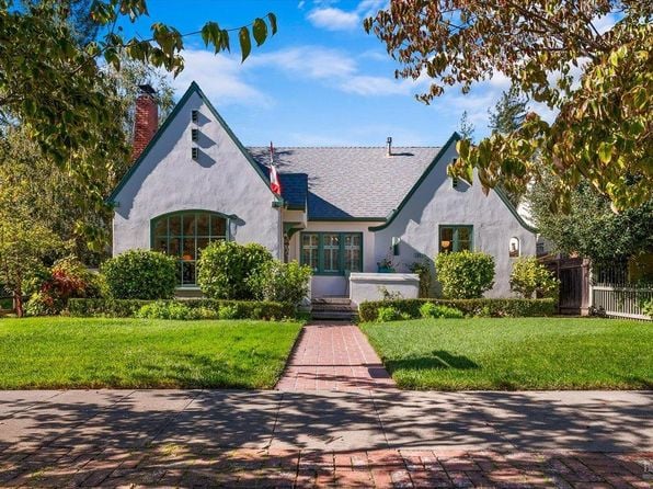 1805 Austin Way - Photo 1