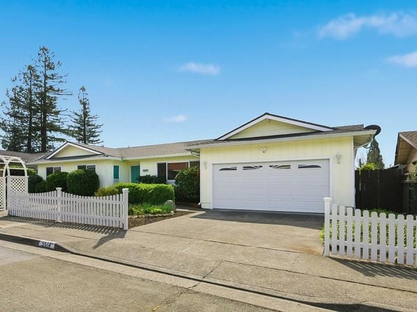 5514 Mulberry Drive - Photo 1