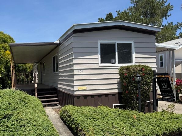 101 Drake Mews - Photo 1