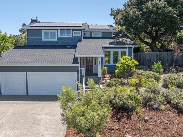 1018 Oakmont Court - Photo 1