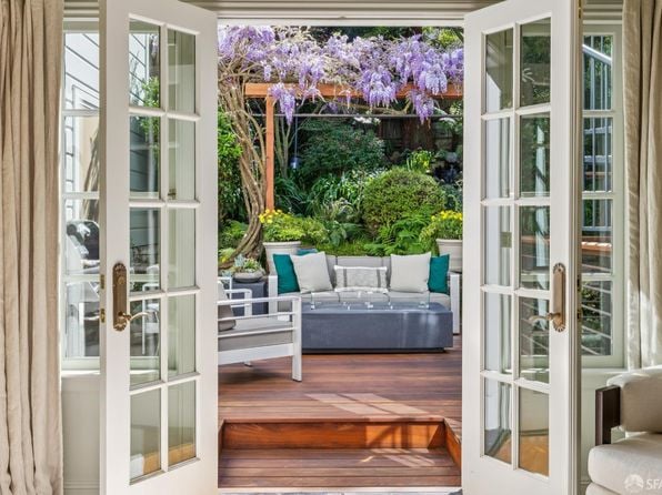 1967 Green St - Photo 1