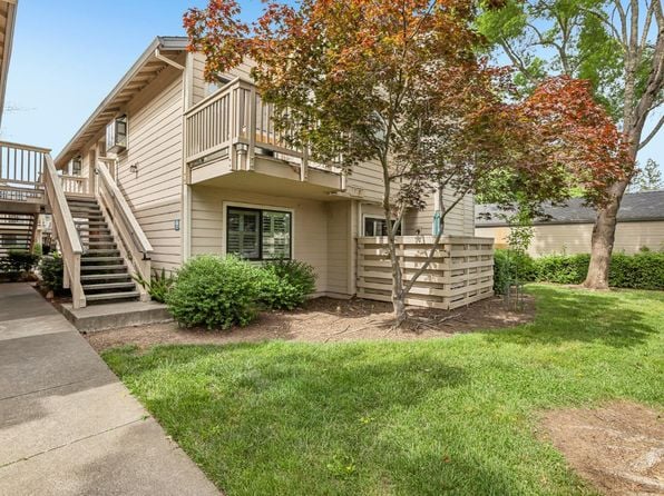 425 Mission Boulevard - Photo 1