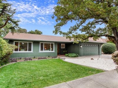 1060 Oakmont Ct - Photo 1