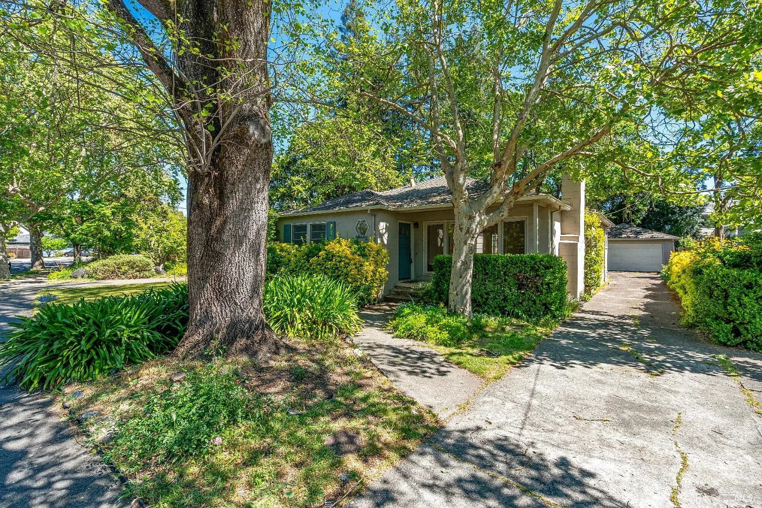 1034 Stewart Street - Photo 1