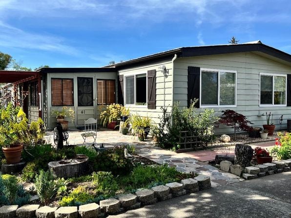 41 Cuernavaca Drive - Photo 1