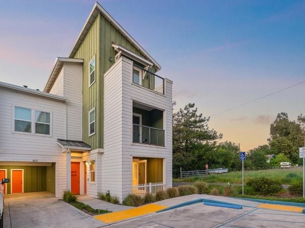 2672 Franz Kafka Avenue - Photo 1