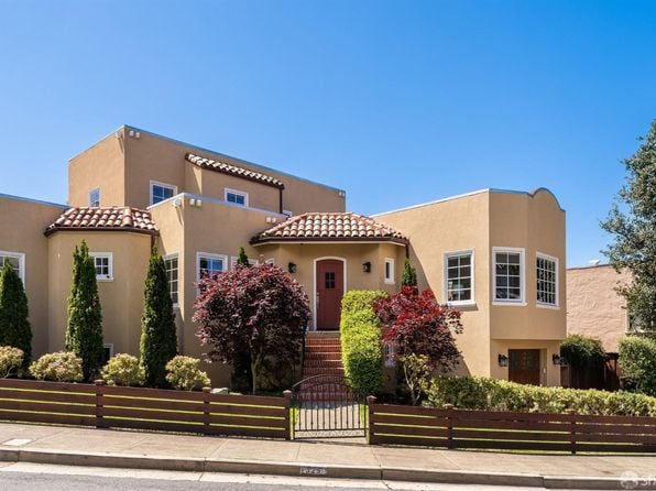 325 Moncada Way - Photo 1