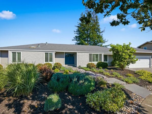 3392 Royal Court - Photo 1