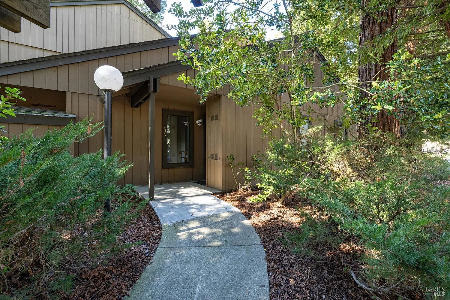 106 Nicholas Court - Photo 1