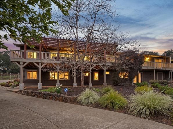 2016 Park Vista Court - Photo 1