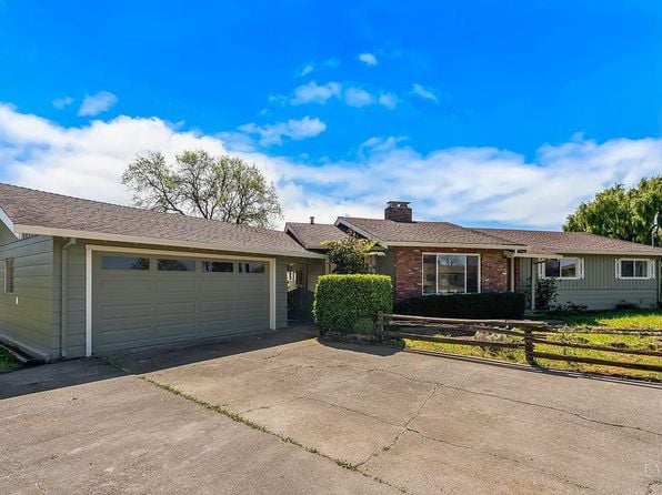 878 Pauline Court - Photo 1