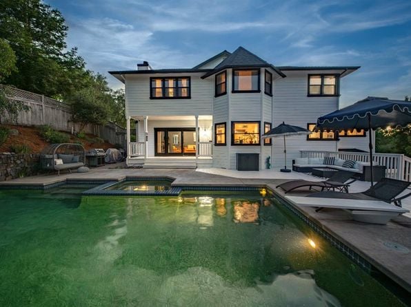782 El Paseo Drive - Photo 1