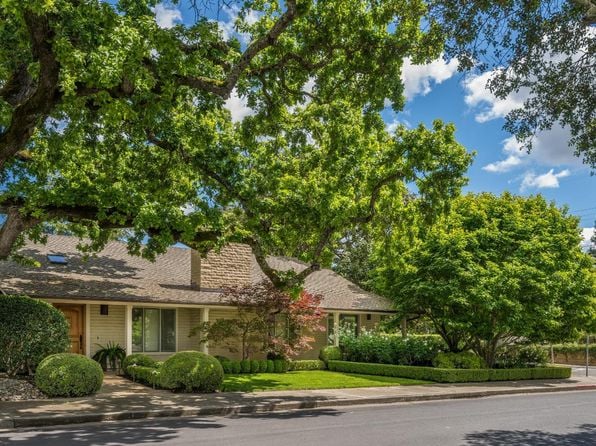 590 4th Street E - Photo 1