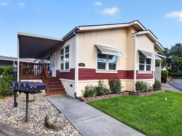 10 Shamrock Circle - Photo 1