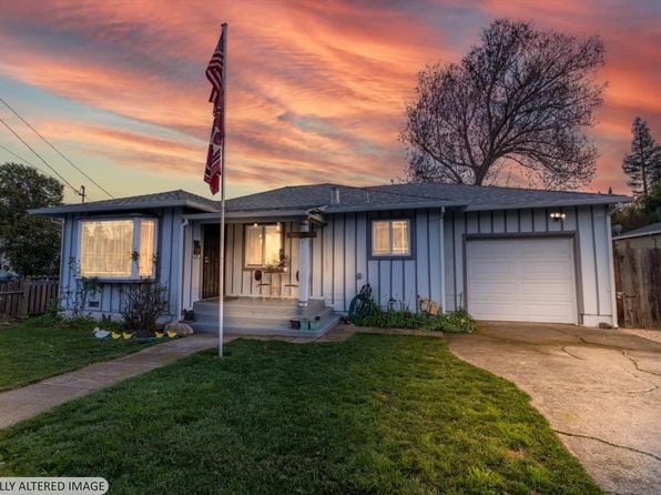 1763 E Street - Photo 1