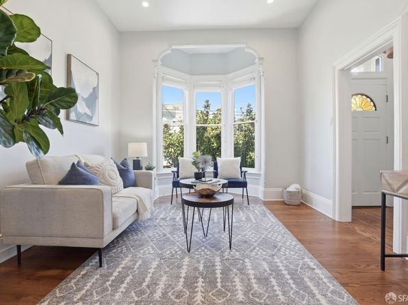 3913 26th St - Photo 1