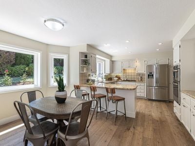 1018 Oakmont Court - Photo 1