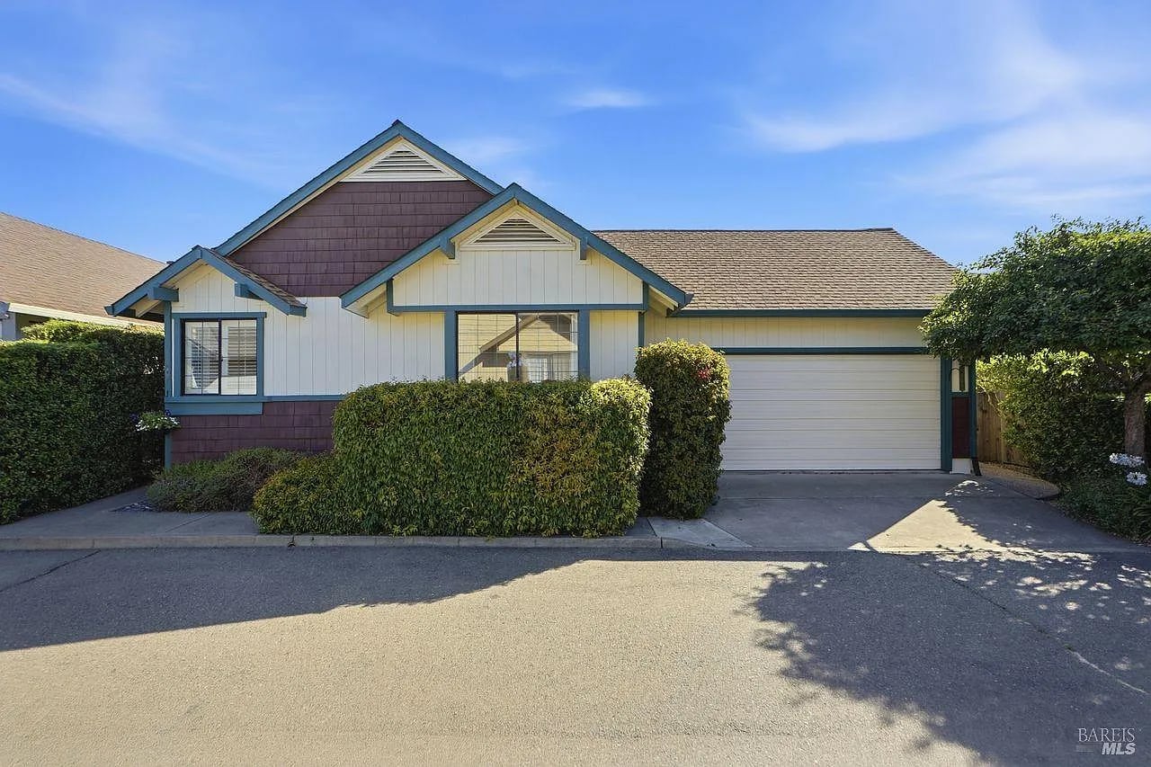 1409 Morning Glory Drive - Photo 1