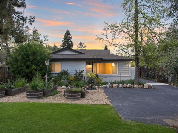 350 Newton Way - Photo 1