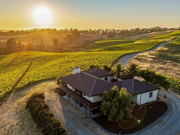 6513 Lakeville Highway - Photo 1