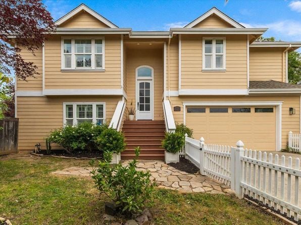 103 Paul Wittke Drive - Photo 1