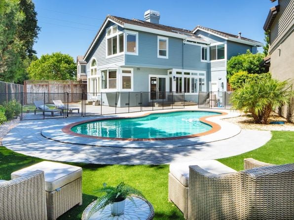 4 Spanish Bay Court - Photo 1