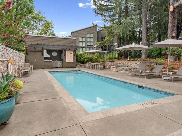 532 Grove Street - Photo 1