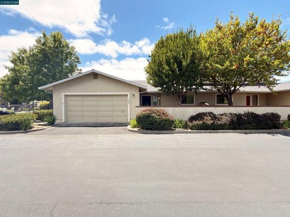 1640 San Vicente Ave - Photo 1