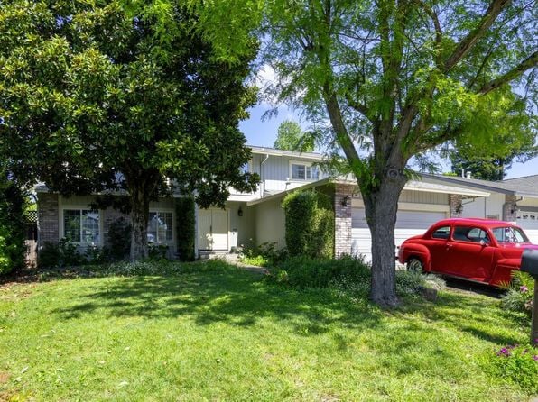 868 Holly Avenue - Photo 1