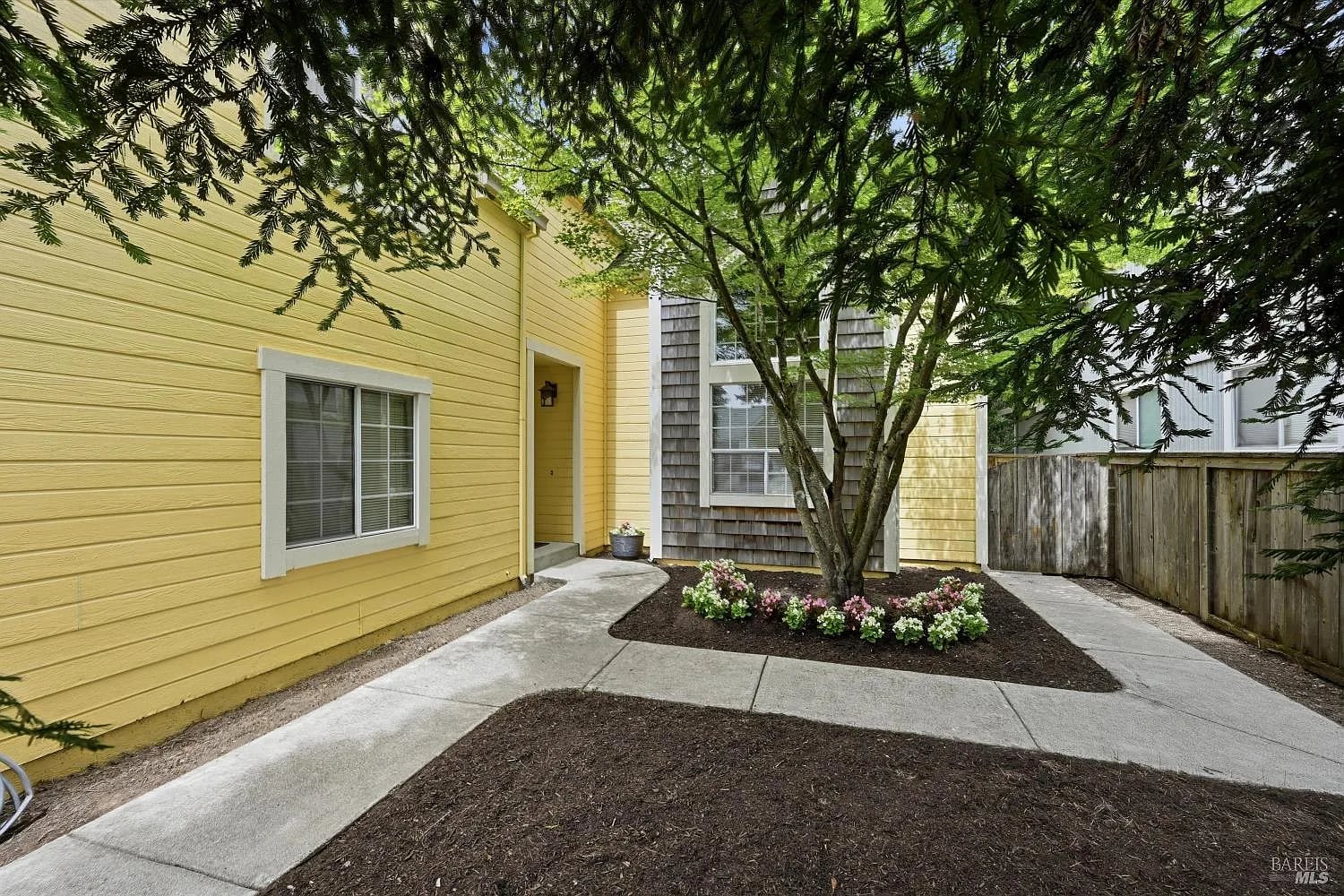 2211 Ironbark Drive - Photo 1