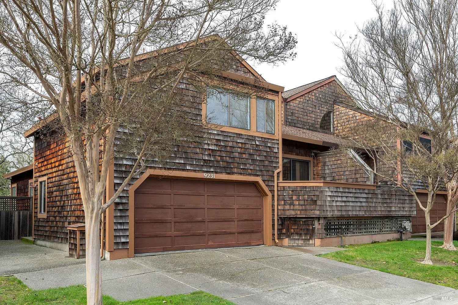 9231 Lakewood Drive - Photo 1