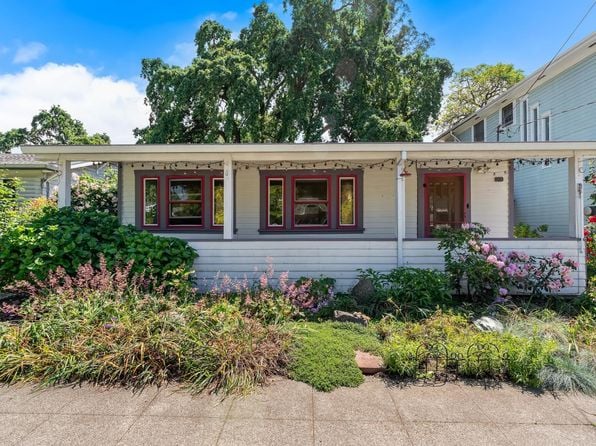 918 Benton Street - Photo 1