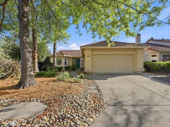 198 Valencia Way - Photo 1