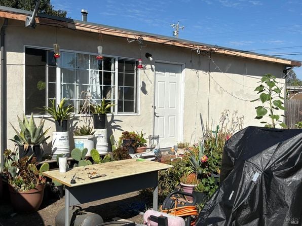 2721 - 2723 Victoria Drive - Photo 1