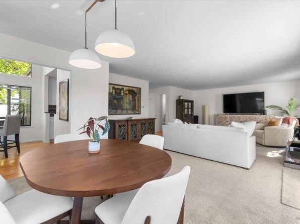 1367 Sylvan Court - Photo 1