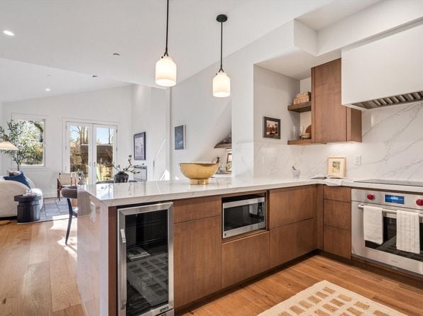 532 Grove Street - Photo 1