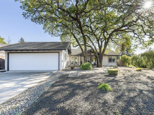19 Inverness Drive - Photo 1