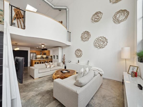 728 1st Street W - Photo 1