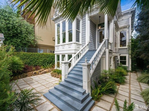 436 Oak St - Photo 1