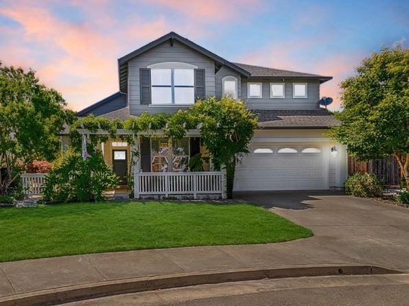 312 Cottage Court - Photo 1