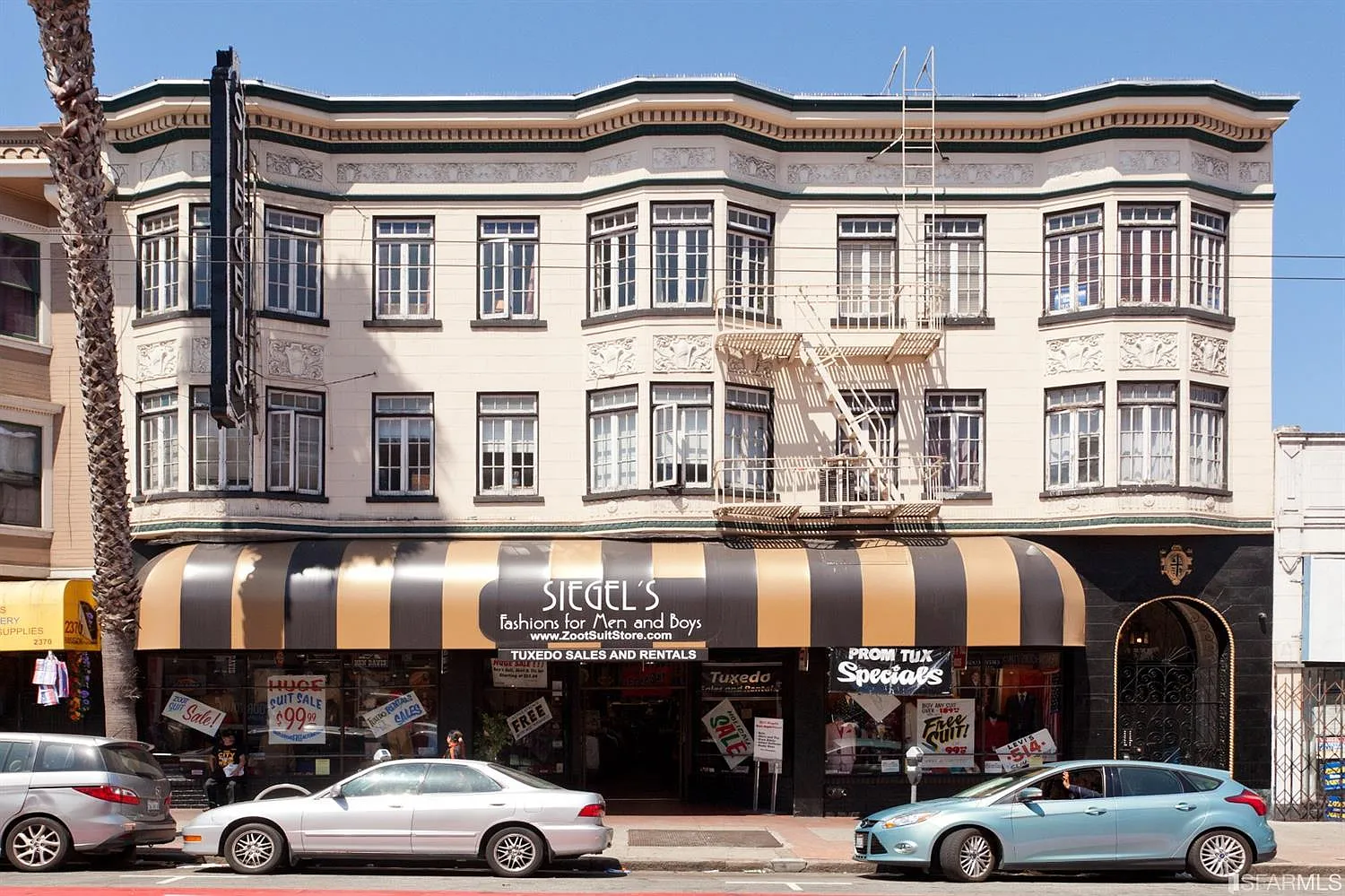 2360 Mission St - Photo 1