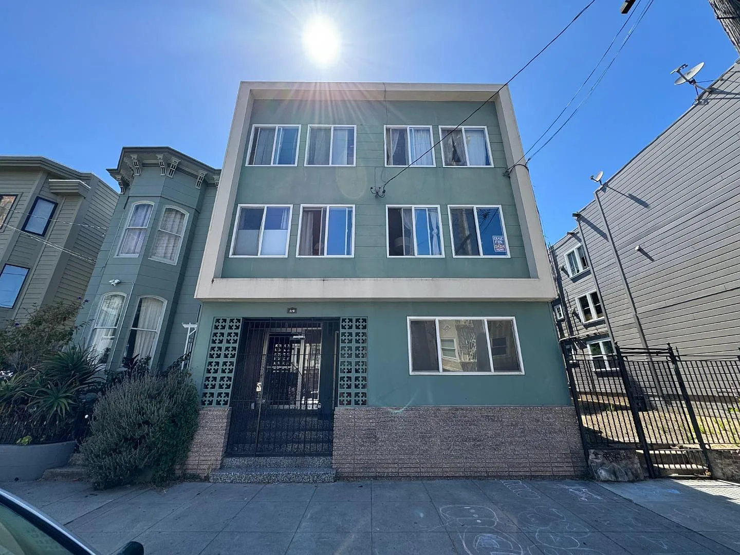 370 Bartlett St APT 3 - Photo 1