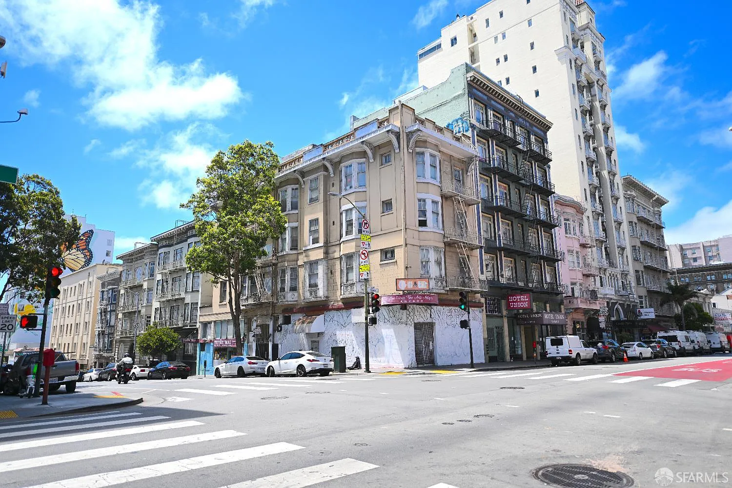 545-555 Hyde St - Photo 1