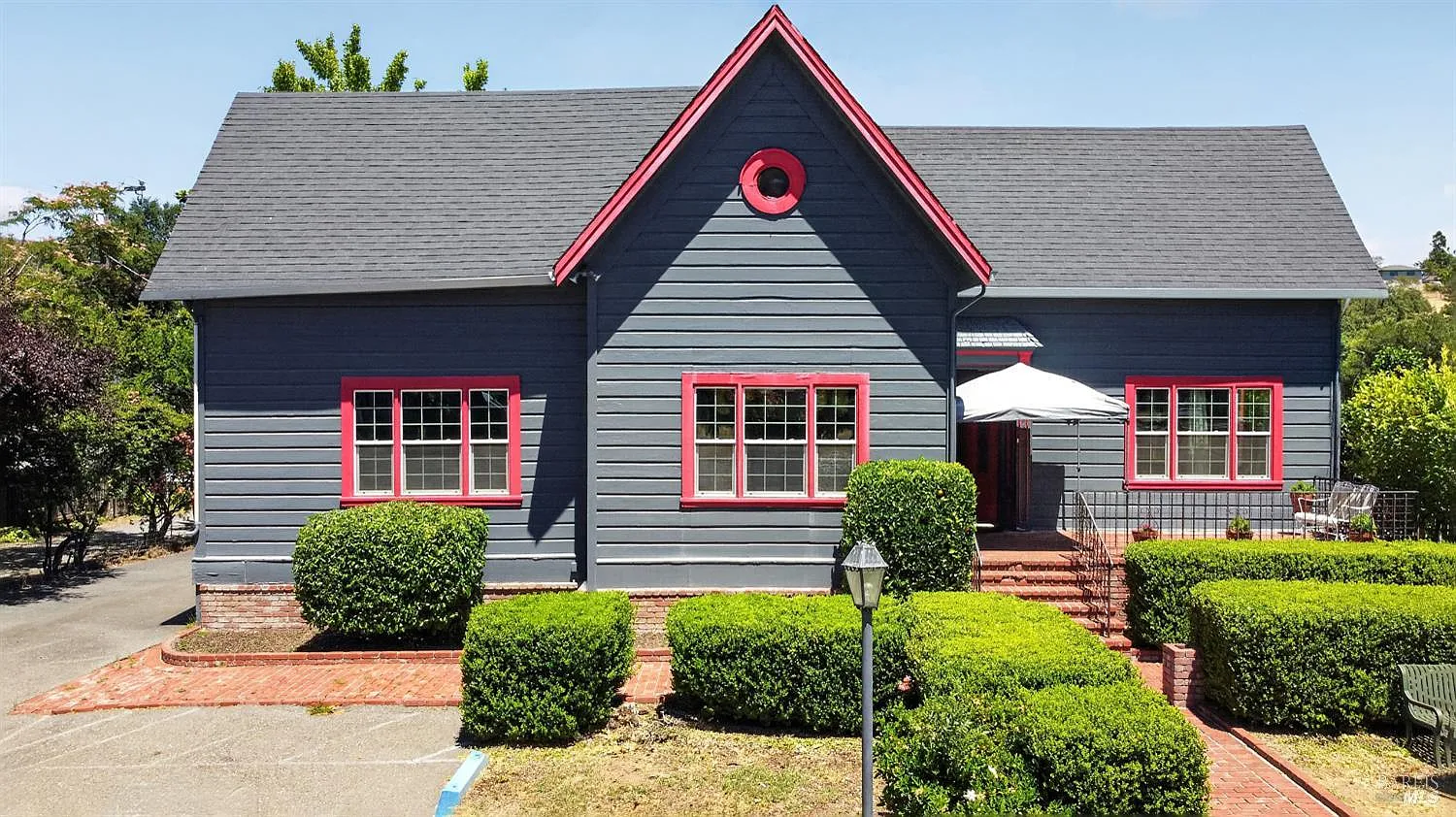 530 N Cloverdale Boulevard - Photo 1