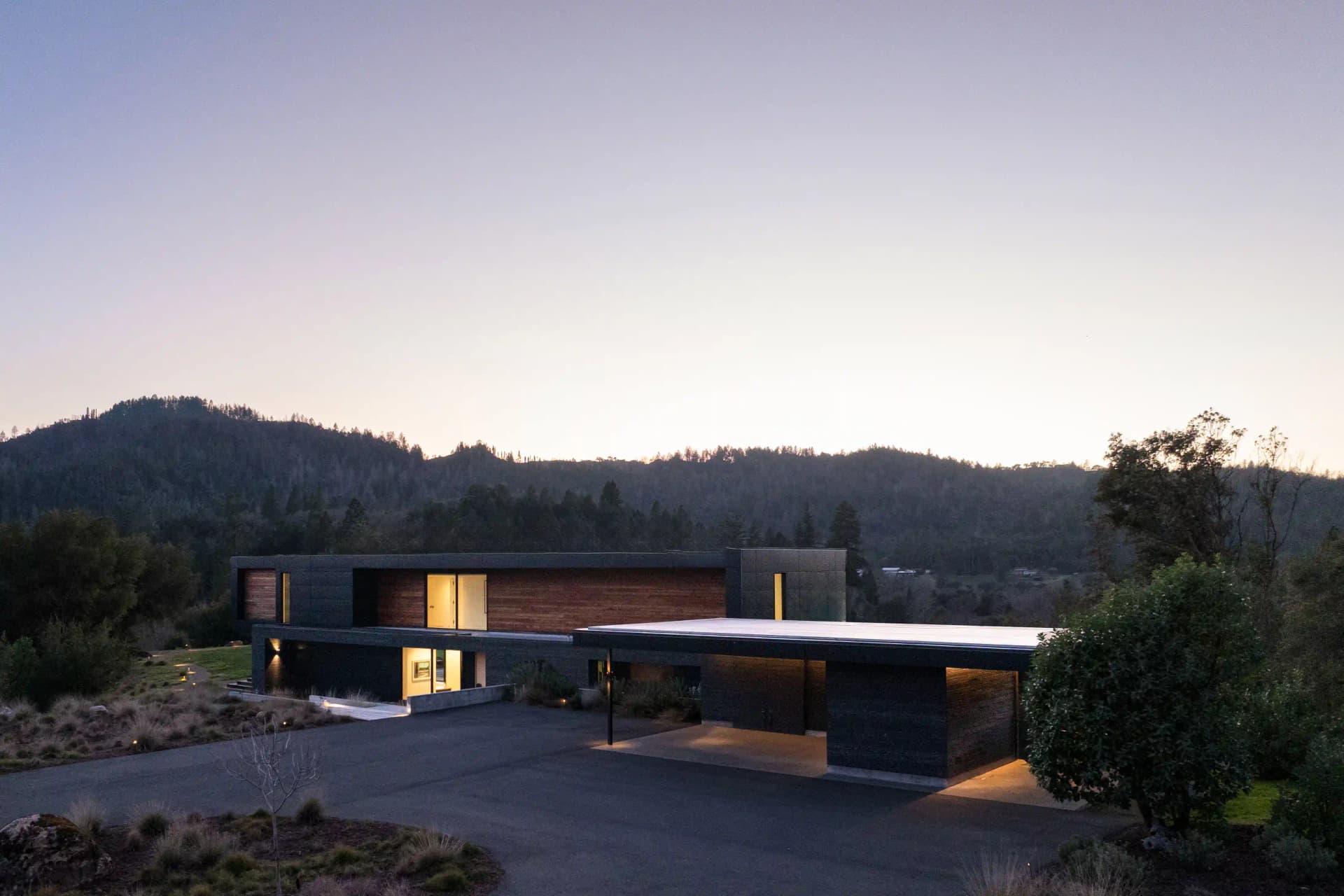 Glen Ellen's pristine landscape with rolling hills and vineyards