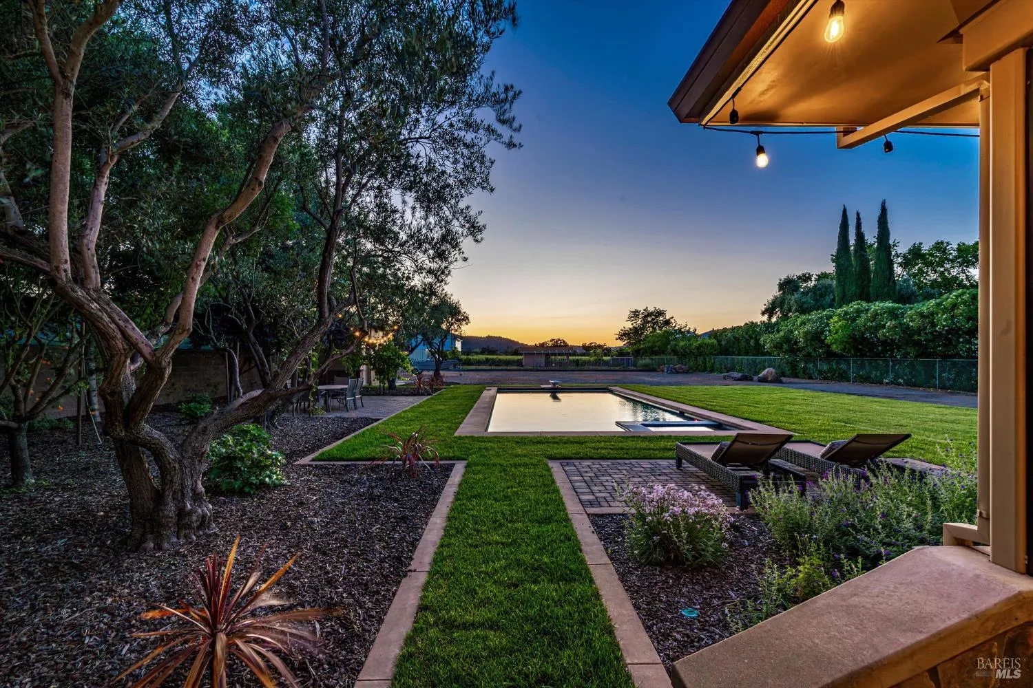 466 Pratt Avenue - Photo 1