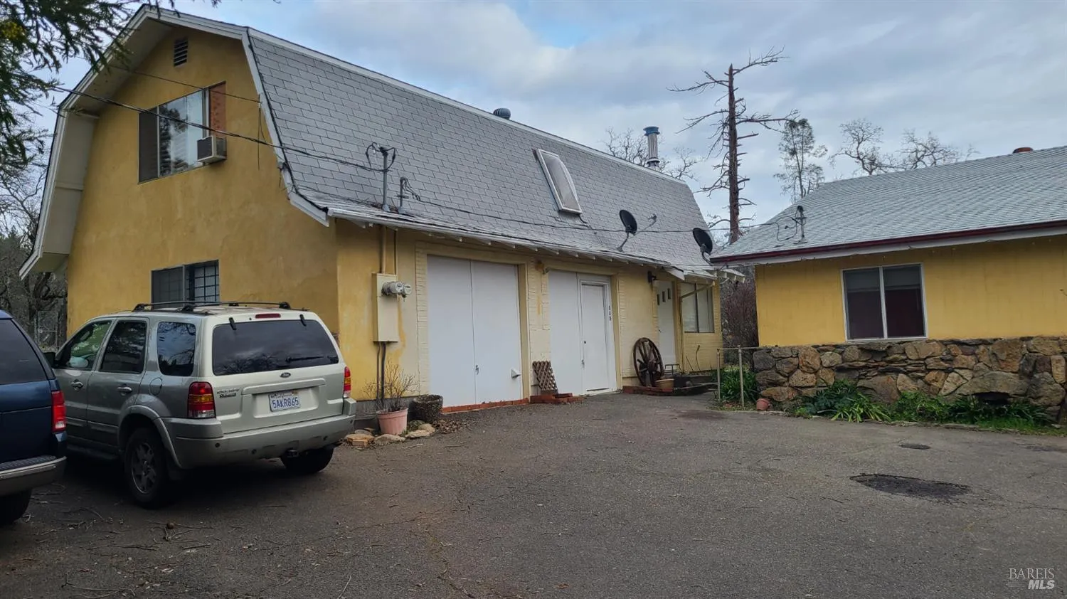 506 White Cottage N Road - Photo 1